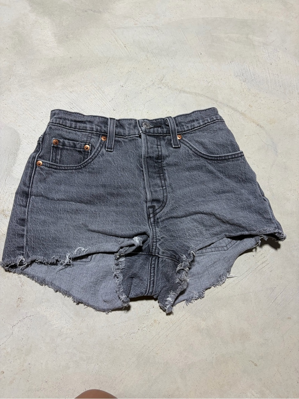 Levi’s Distressed Women's Denim Shorts gray washed 25